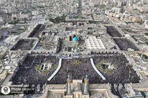قرائت دعای پرفیض عرفه در حرم مطهر رضوی