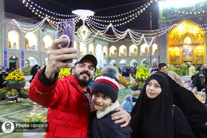 حال و هوای حرم مطهر رضوی در شب میلاد امام حسین علیه&zwnj;السلام