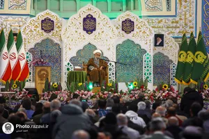 حرم مطهر رضوی در شب ولادت امام حسین(علیه&zwnj;السلام)