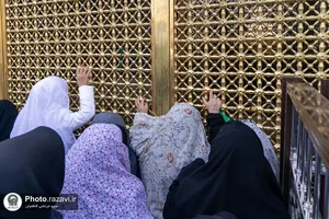تشرف گروه 205 نفره کوتاه قامتان سراسر کشور به بارگاه منور رضوی