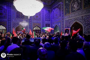 مرثیه سرایی و حماسه خوانی در جوار مزار رهبر شهید انقلاب
