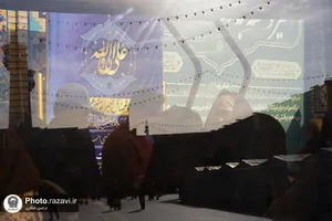  گل آرایی حرم مطهر رضوی در شب میلاد امیرالمومنین علیه&zwnj;السلام 