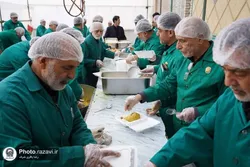 برپایی موکب پذیرایی خادمان کفشدار حرم رضوی در باب الهادی (ع)