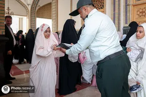 نماز جماعت دختران تازه مکلف خانواده&zwnj;های فراجا در حرم مطهر رضوی