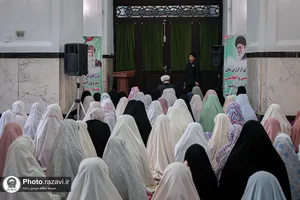 نماز جماعت دختران تازه مکلف خانواده&zwnj;های فراجا در حرم مطهر رضوی