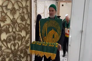 دیدار خدام حرم مطهر رضوی با شهید جنگ رمضان در شهرستان رامهرمز