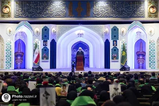 تجمّع عائلات طلاب میناب الشهداء في الحرم الرضوي الشریف