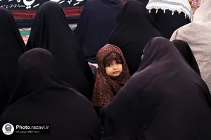 عزاداری بانوان عاشورایی اردو زبان در حرم مطهر رضوی