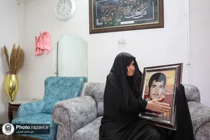 تشرف جمعی از مادران و همسران شهدا به حرم مطهر رضوی