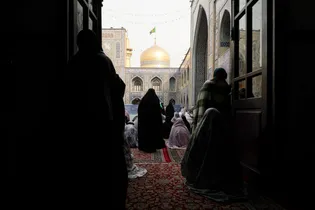 آیین معنوی اعتکاف در حرم مطهر رضوی-1