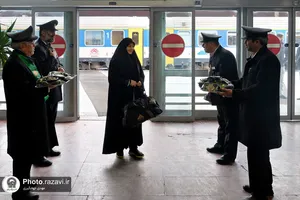 استقبال از زائران مشهد مقدس توسط خدام حرم مطهر رضوی