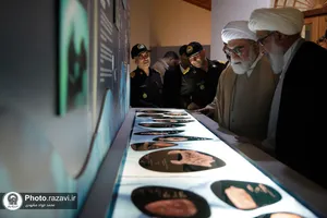 بازدید تولیت آستان قدس رضوی از دستاوردهای ارتش جمهوری اسلامی ایران در دریای بوشهر