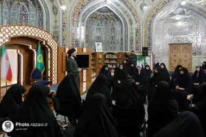 جلسه پرسش و پاسخ نوجوانان دختر در حرم مطهر رضوی