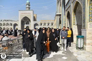تشرف بانوان ورزشکار باشگاه سپاهان اصفهان به حرم مطهر رضوی