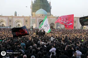 آیین چهارپایه خوانی روز شهادت امام رضا علیه&zwnj;السلام در حرم مطهر رضوی
