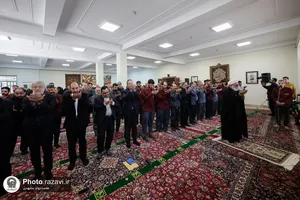 بازدید تولیت آستان قدس رضوی از روند بافت فرش&zwnj;های رواق امیرالمؤمنین علیه&zwnj;السلام
