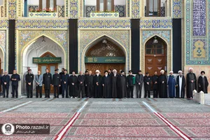 آیین خطبه&zwnj;خوانی خدام بارگاه منور رضوی در نخستین روز خاکسپاری شهید آیت&zwnj;الله رئیسی