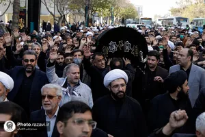 مراسم تشییع پیکر همسر مکرمه آیت الله وحید خراسانی در حرم مطهر رضوی