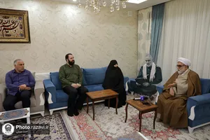 حضور تولیت آستان قدس رضوی در منزل سردار شهید نور علی شوشتری