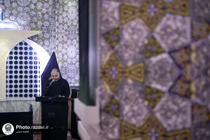 عزاداری زائران انگلیسی زبان در حرم مطهر رضوی