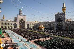 آیین تعویض پوش ضریح و پرچم گنبد منور رضوی در روز میلاد امام مهربانی‌ها