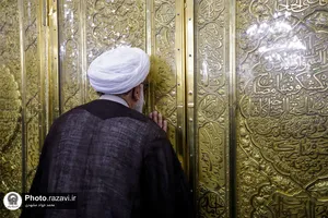 غبارروبی ضریح مطهر حضرت رضا(ع) در آستانه میلاد پیامبر اکرم(ص)