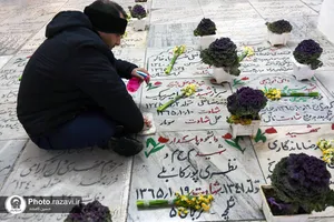 غبارروبی گلزار شهدای مدفون در حرم مطهر رضوی-1
