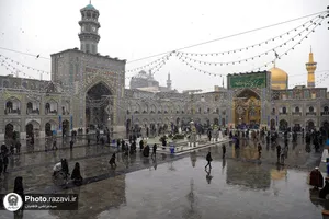 بارش برف در حرم مطهر رضوی