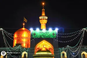 حال و هوای حرم مطهر رضوی در شب عید مبعث