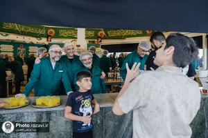 حضور جمعی از هنرمندان در چایخانه رضوی