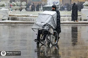 بارش اولین برف پاییزی 1401 در حرم مطهر رضوی