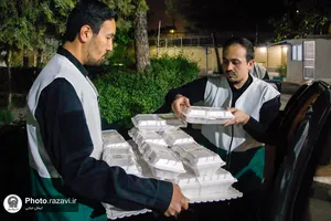 توزیع غذای متبرک حضرت در آسایشگاه جانبازان امام خمینی مشهد