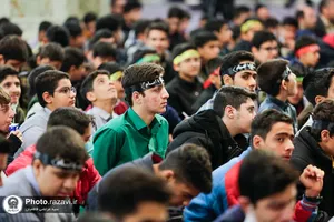 گردهمایی نوجوانان مشهدی به یاد شهدای دانش&zwnj;آموز حرم شاهچراغ