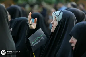 تشرف مردم مشهد به حرم مطهر رضوی