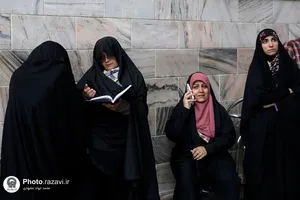 بهت و اندوه زائران حرم مطهر رضوی در لحظه اعلام خبر شهادت رئیس&zwnj;جمهور