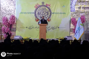 اهدای نشان خادمیاران خواهر رواق کودک