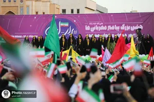 تجمع دختران انقلابی مشهد در عرصه میدان شهدا