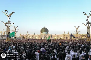 آیین چهارپایه خوانی روز شهادت امام رضا علیه&zwnj;السلام در حرم مطهر رضوی