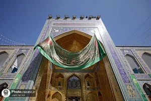 نصب کتیبه&zwnj;های ولادتی امام رضا علیه&zwnj;السلام در دهه کرامت