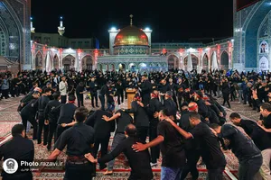 عزاداری سنتی شب نهم محرم در &laquo;حسینیه حرم&raquo;