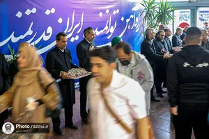 استقبال از زائرین بارگاه منور رضوی در راه&zwnj;آهن مشهد
