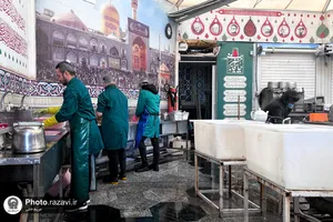 به صرف چای کنار حضرت