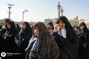 تشرف گروهی زائرین توان&zwnj;یاب به حرم مطهر رضوی