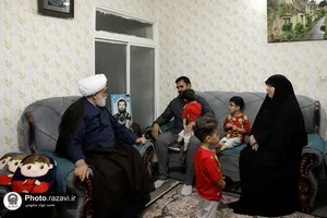 دیدار تولیت آستان قدس رضوی با دو خانواده فرزند پذیر مشهدی