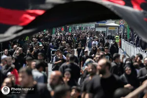 پیاده&zwnj;روی جاماندگان اربعین در مشهد