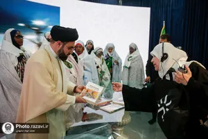 تشرف بانوان مهمان جشنواره &laquo;رسانه خورشید&raquo; به حرم مطهر رضوی