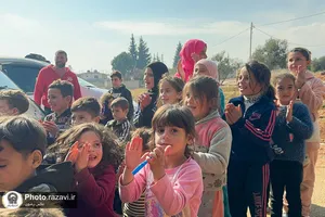 حضور خدام حرم مطهر رضوی بین آوارگان سوری