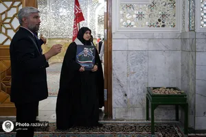 تشرف خانواده شهدای جنگ رمضان استان خوزستان به حرم امام رضا علیه&zwnj;السلام
