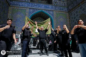 حرم مطهر رضوی در روز شهادت امام رضا علیهم&zwnj;السلام