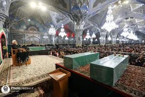 وداع زائران حرم رضوی با 5 شهید مدافع حرم در شام شهادت حضرت موسی بن جعفر علیه السلام